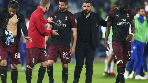 詹姆斯关键时刻稳住节奏（关键时刻，詹姆斯掌控节奏）