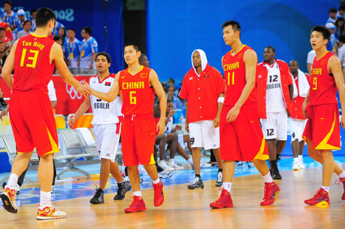 ATP总决赛第2日综述：弗里茨横扫穆塞蒂，辛纳室内硬地27连胜（ATP年终总决赛第2比赛日战报：弗里茨轻取穆塞蒂，辛纳室内硬地连胜刷新至27场）