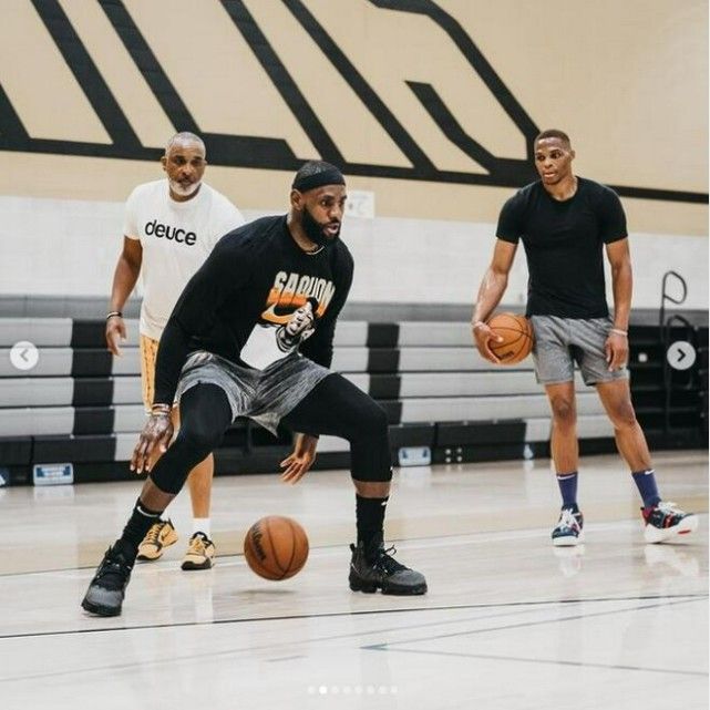 重磅！巴萨续约谈判取得突破 天才中场留队在望（重大进展！巴萨续约谈判突破，天才中场有望留队）