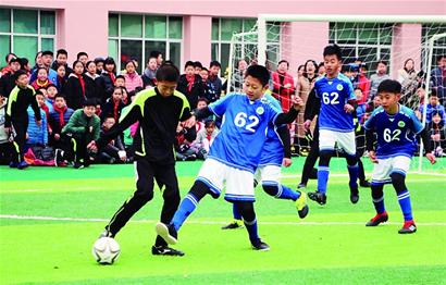 ″我们拥有自信与决心来应对这场比赛！″（我们以十足的信心与决心迎战这场比赛！）