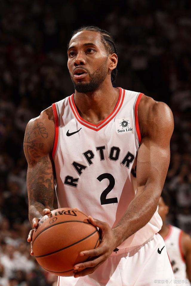 斯洛特：这点球在英超可能不会判；萨拉赫？今晚属于在场球员（斯洛特：这粒点球英超未必会判；萨拉赫？今夜属于出战的球员）