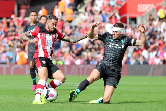 埃弗拉：希望英格兰球迷别再唱足球要回家了，感觉像是诅咒（埃弗拉建议英格兰球迷别唱“足球要回家”，称这像是一种诅咒）