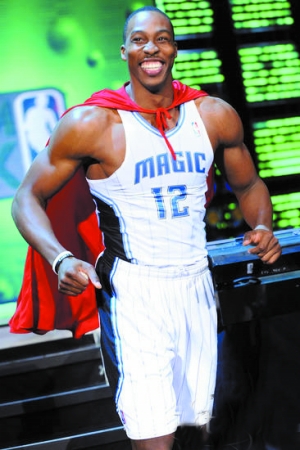 英媒：为抵抗巴萨的兴趣，拜仁将为凯恩提供一份打破限制政策的合同（英媒称为抗衡巴萨追求，拜仁将向凯恩开出打破薪资政策的合同）