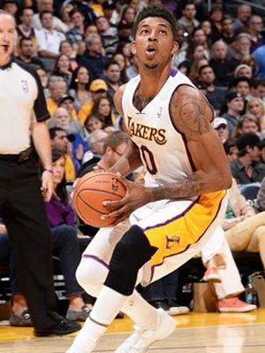 3进球+3进球被吹，专打巴萨命门！切尔西将高防线撕成碎片（3次破门+3球被吹，直击巴萨软肋！切尔西把高位防线撕成碎片）