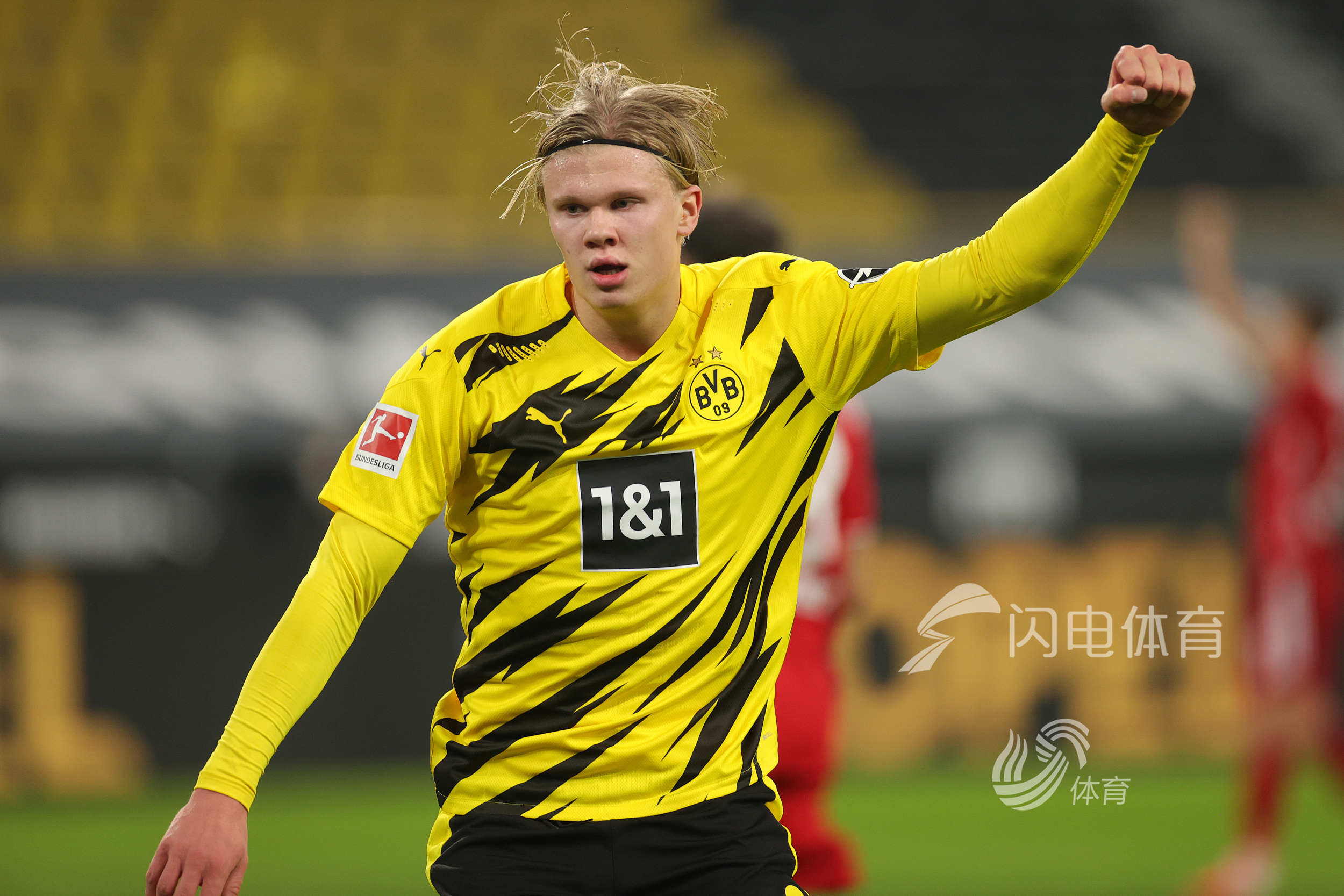 英媒：梅努很想去那不勒斯，而曼联只接受租借离队（英媒：梅努意欲加盟那不勒斯，曼联坚持只租不卖）