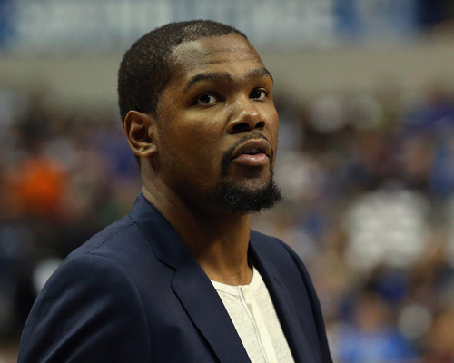 混团世界杯爆大冷！日本一哥被爆冷，张本美和剃光头，国乒打硬战（混团世界杯大冷门：日本一哥出局，张本美和剃发立志，国乒鏖战过关）