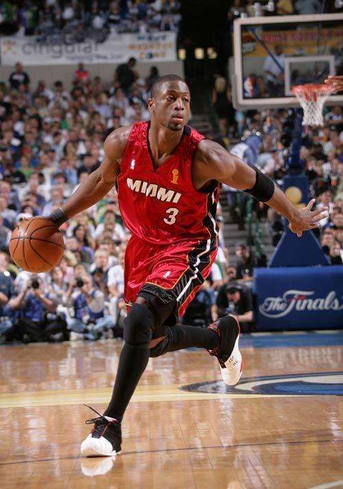 阿森纳大胜巩固争冠位置（阿森纳大捷稳固争冠优势）