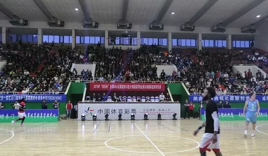 莱奥一剑封喉，AC米兰1-0复仇拉齐奥，登顶意甲积分榜坐山观虎斗（莱奥致命一击，AC米兰1-0复仇拉齐奥登顶意甲榜首，静观群雄鏖战）