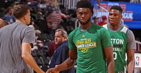 张伯伦代表阿森纳U21出战曼联U21，8年后再为枪手比赛（张伯伦披阿森纳U21战曼联U21，时隔8年再度为枪手登场）